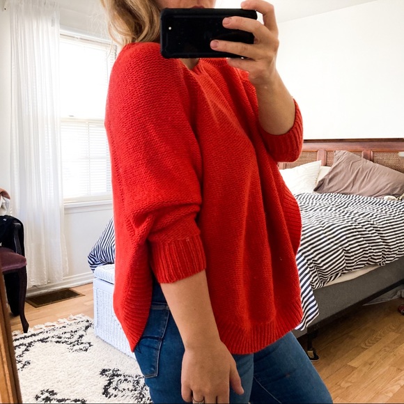 Guinevere Curved edge oversized sweater in Orange - Picture 5 of 10